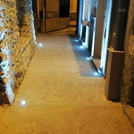 Antico Vicolo 3*